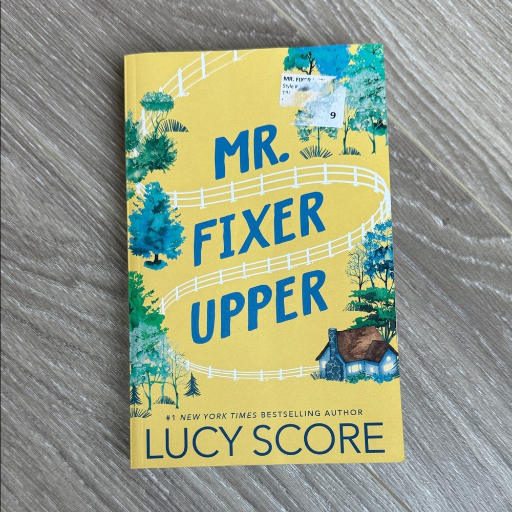 Mr. Fixer Upper Book by Lucy Score